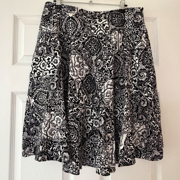 Ralph Lauren Dresses & Skirts - Ralph Lauren Skirt Womens Size 10 Black White Boho Floral Abstract Casual A-line